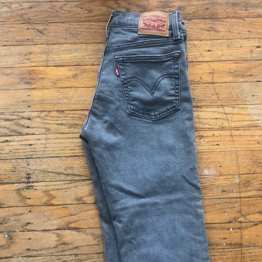 Levis Wedgie Straight fit jeans. size 27 length 28. Gray. Never worn.